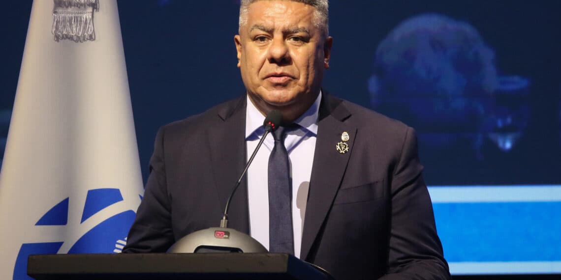 Tapia seguirá presidiendo el fútbol argentino al frente de una lista con Riquelme de vice