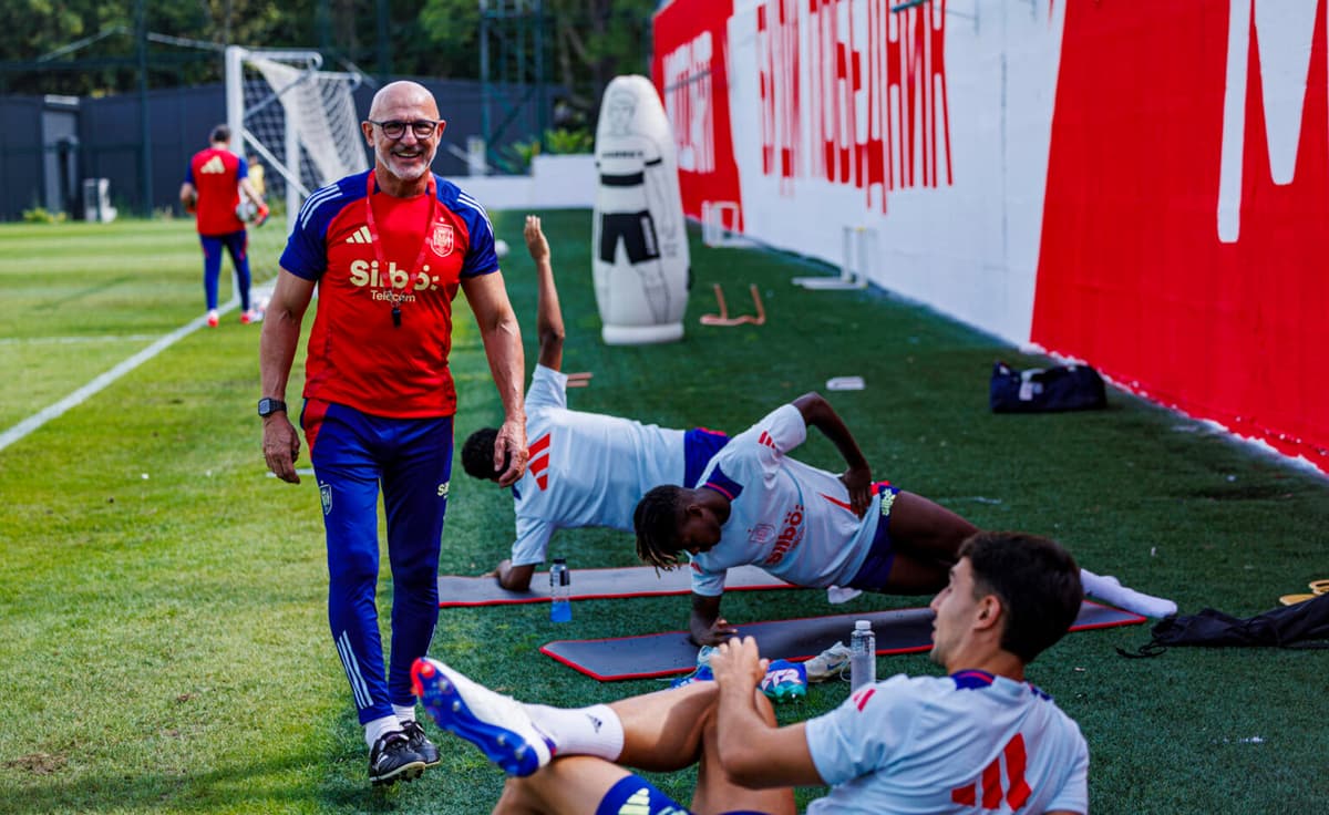 España entrena en Belgrado, con la baja de Oyarzabal, antes de volar a Ginebra