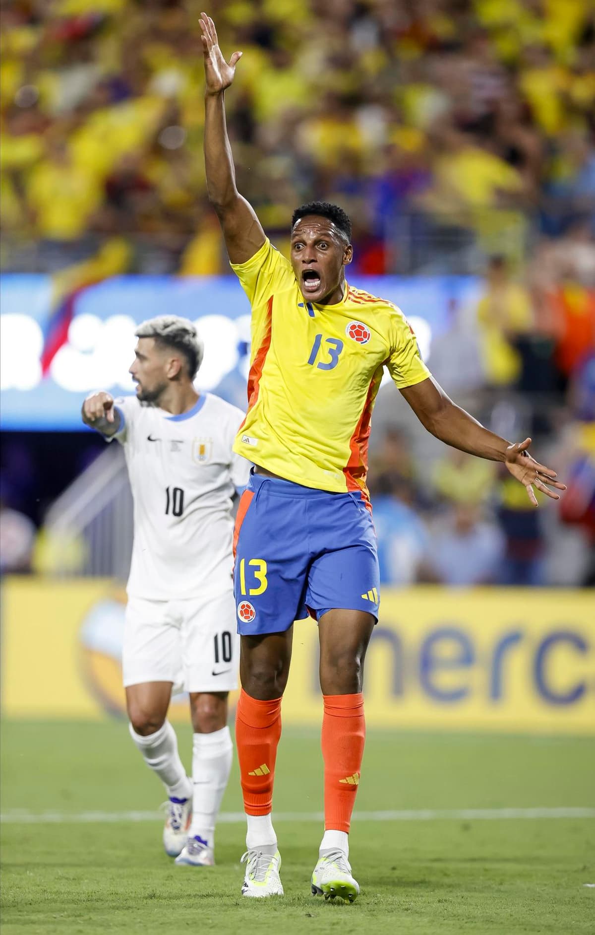 Yerry Mina sale de la convocatoria de Colombia por lesión y su reemplazado es Willer Ditta