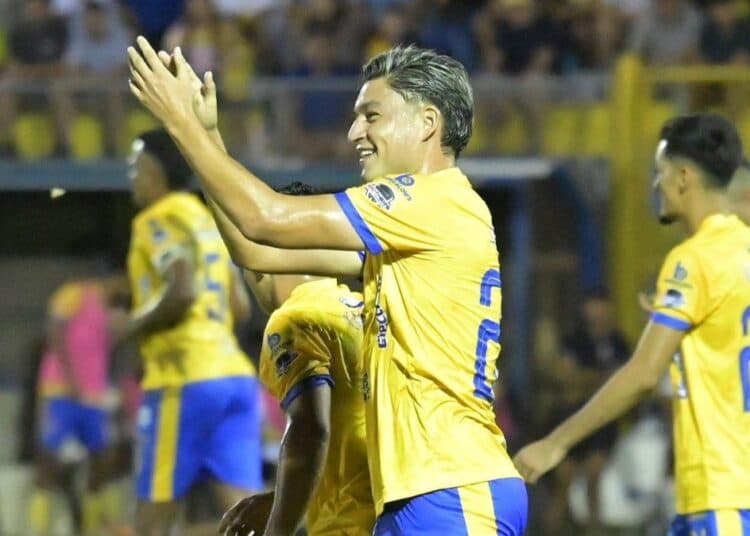 Daniel Delgadillo; el mejor mexicano esta temporada en El Salvador