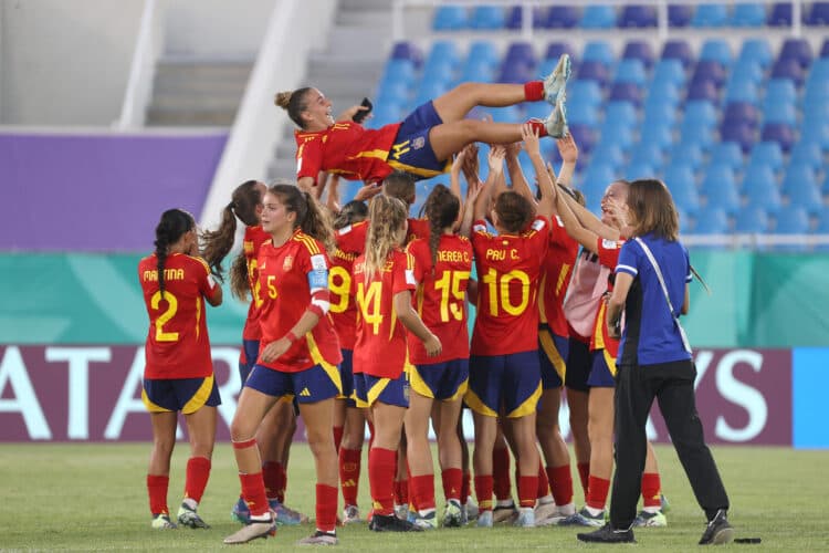 3-1. España golea y presenta sus credenciales de campeona ante Estados Unidos