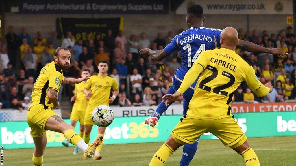 Alejandro Bran, el costarricense que esta a punto de perder la categoría en Inglaterra