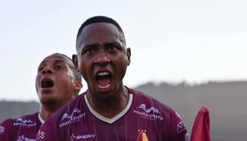 Goleador salvadoreño deja Sudamérica para dar el salto a Europa