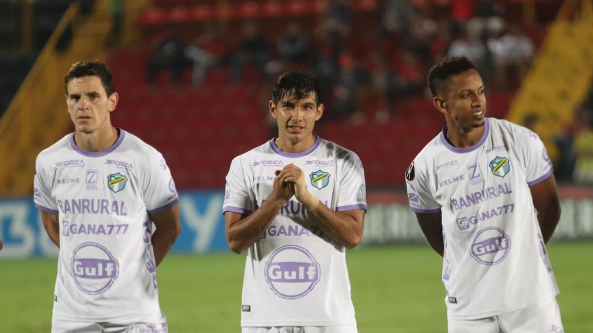 Mexicano y uruguayo, los señalados del mal momento del histórico Comunicaciones