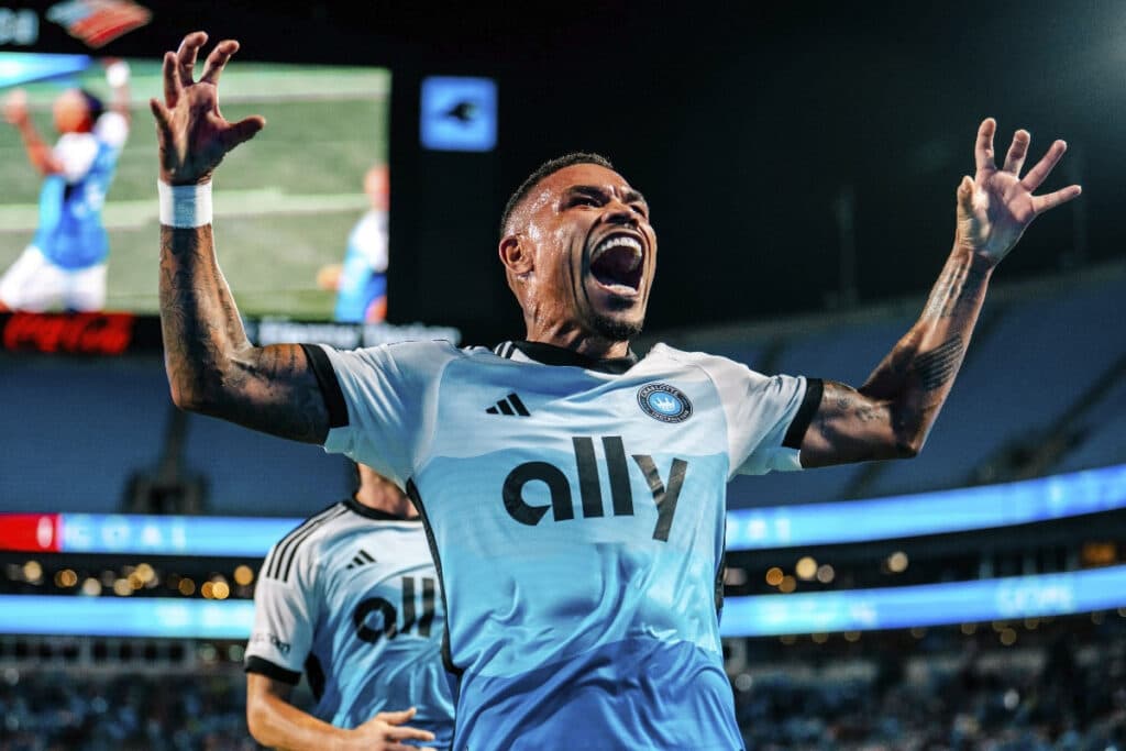 Brasileño Junior Urso pasa de Charlotte a Houston