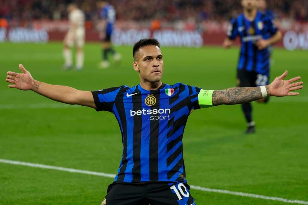 Un Inter implacable comandado por el argentino Lautaro Martínez derrota al Bayern