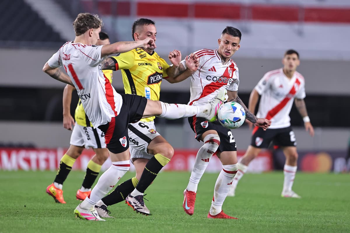 El portero venezolano Contreras le amarga la noche a River Plate