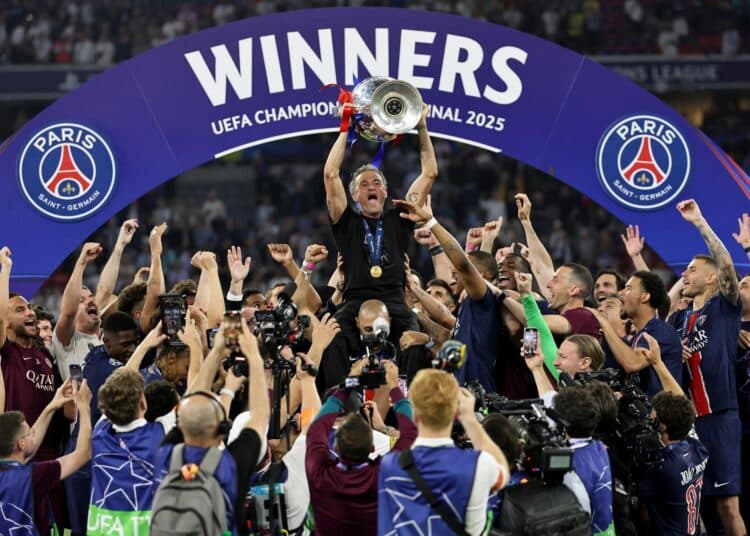 Español Luis Enrique borda la primera ‘Champions’ del PSG con una exhibición histórica