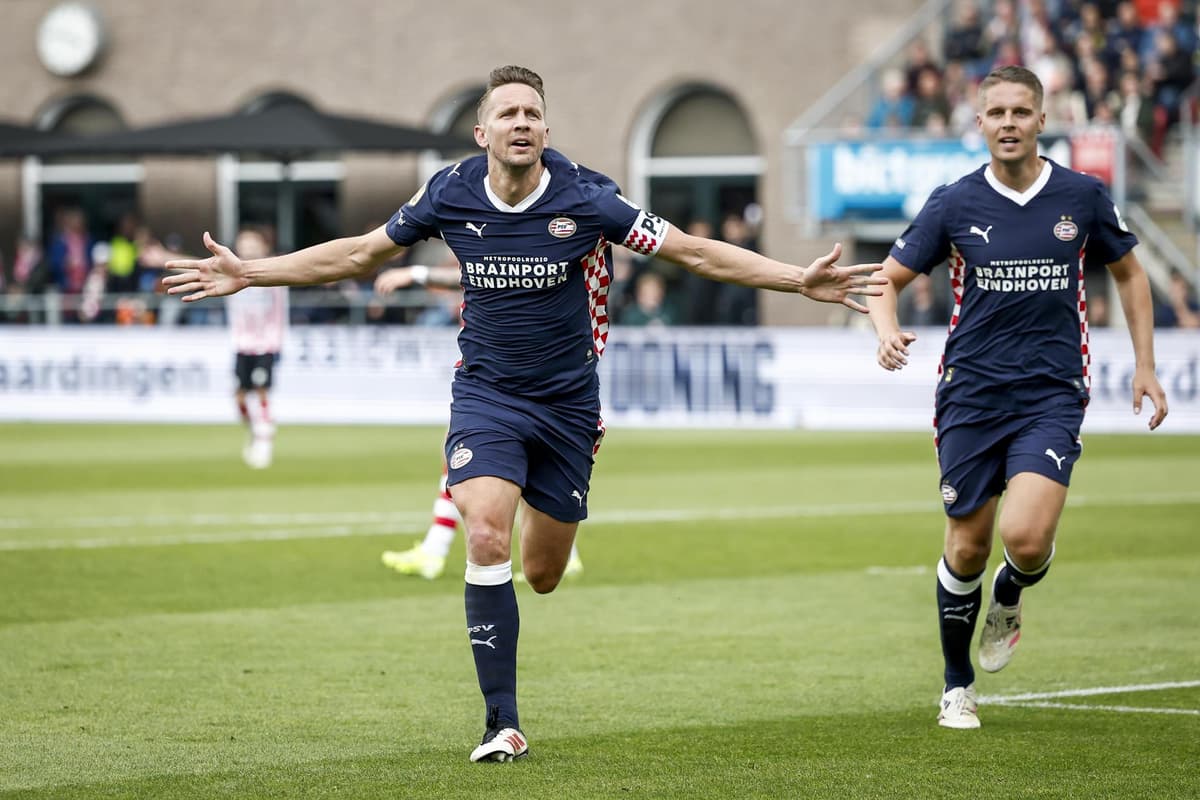 El PSV del argentino Benítez y el brasileño Mauro Junior, campeón