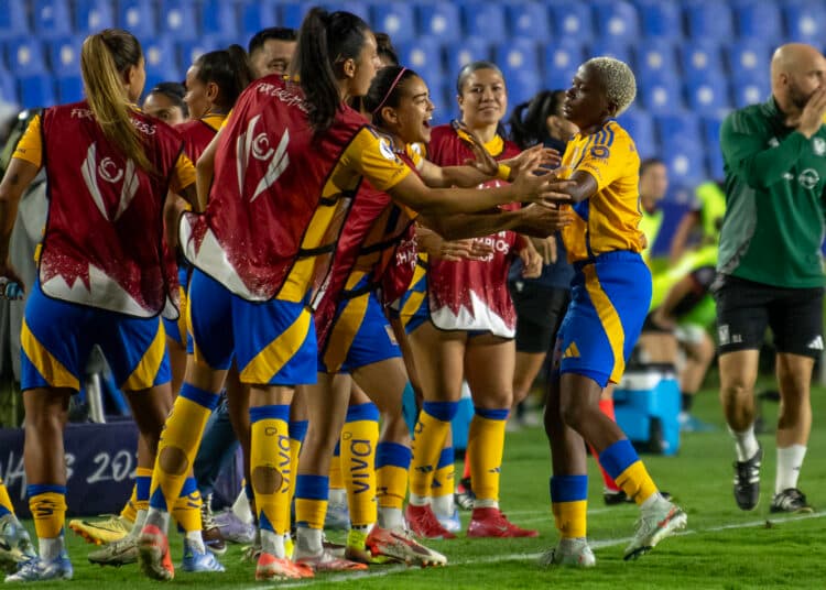 El Tigres UANL del español Pedro Martínez vence al Portland y se clasifica a la final