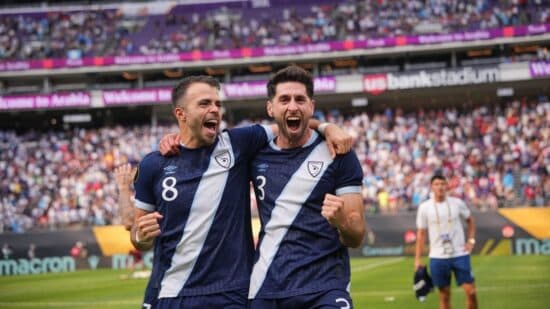 ¡A CUARTOS! guatemaltecos Tena y Hagen celebran el pase de Guatemala en la Nations League
