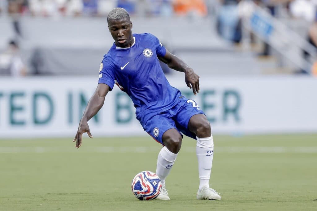 Eucuatoriano Moisés Caicedo, el mejor jugador del ‘eterno’ Benfica-Chelsea