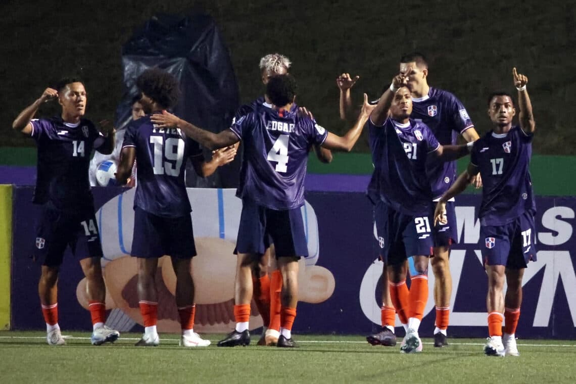 República Dominicana liderada por su legión internacional, se pone una cita con la historia