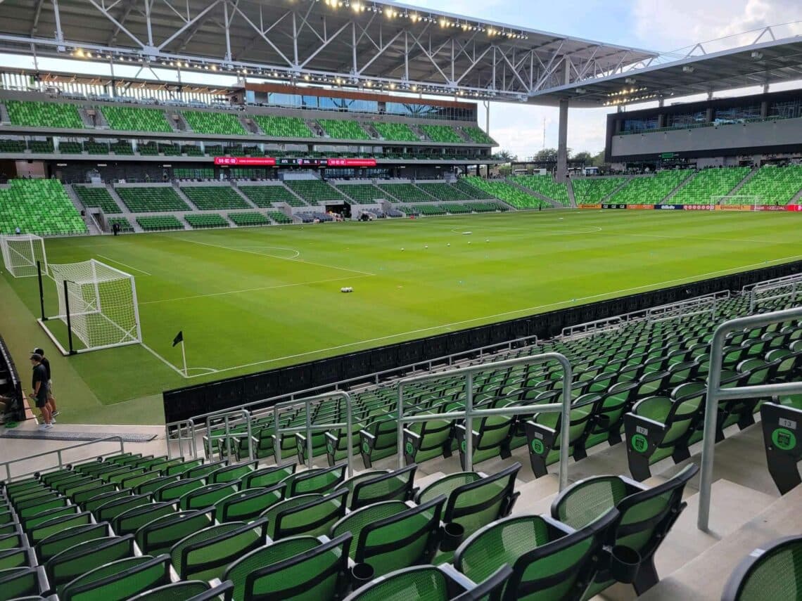 BAJO NIVEL LATINO EN AUSTIN: Los 'Oaks' cada vez más lejos de Playoffs
