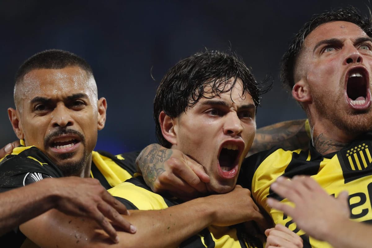 Peñarol con la figura del chileno Cortes sella su boleto a la final de la Copa Uruguay