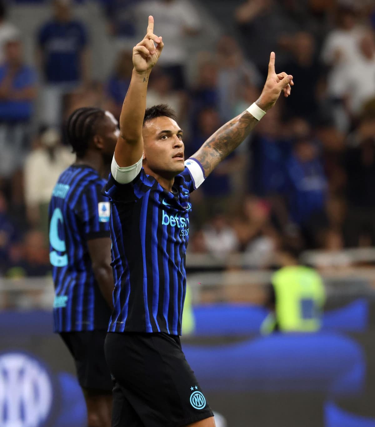 Doblete del argentino Lautaro y récord ante el Slavia