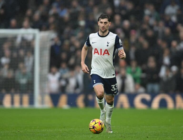 El argentino Cristian Romero salva al Tottenham