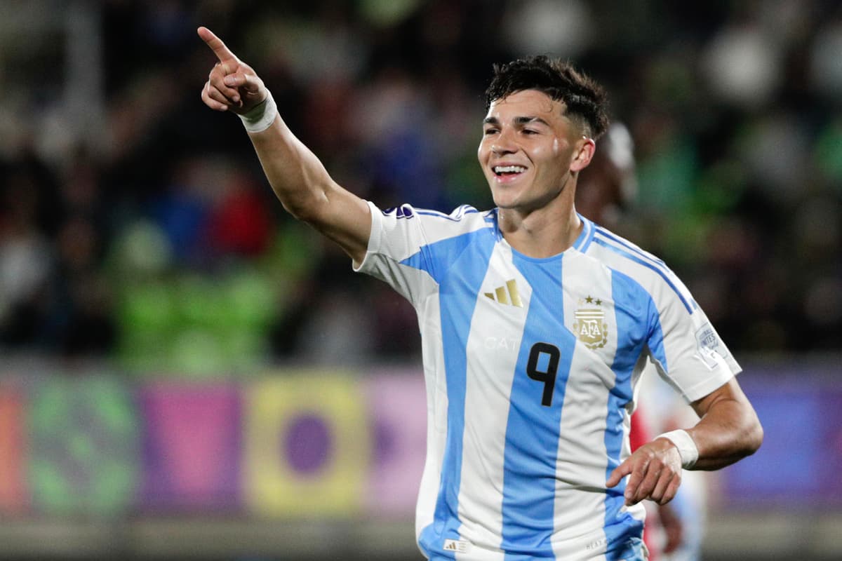 Argentina golea a Australia y sella su pase a octavos de final