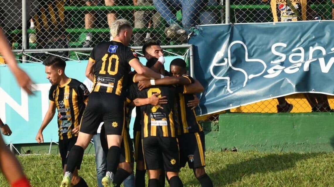 La liga de Guatemala, tiene a mexicano y colombiano como sus máximos asistidores