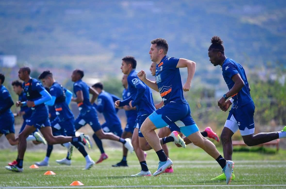 Pachuca, del DT mexicano Jaime Lozano, por un triunfo ante el frágil Necaxa