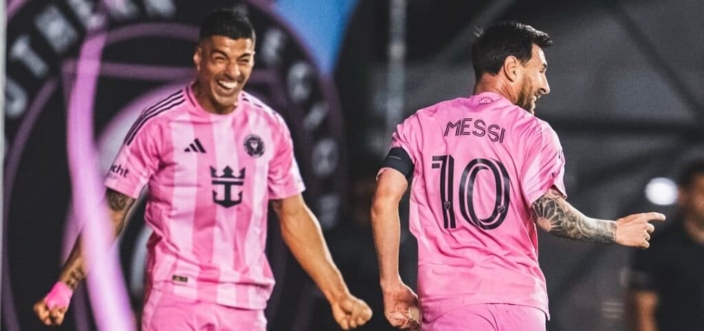 El argentino Messi, el ecuatoriano Pacho y el brasileño Raphinha, entre los finalistas del once de FIFPro 2025