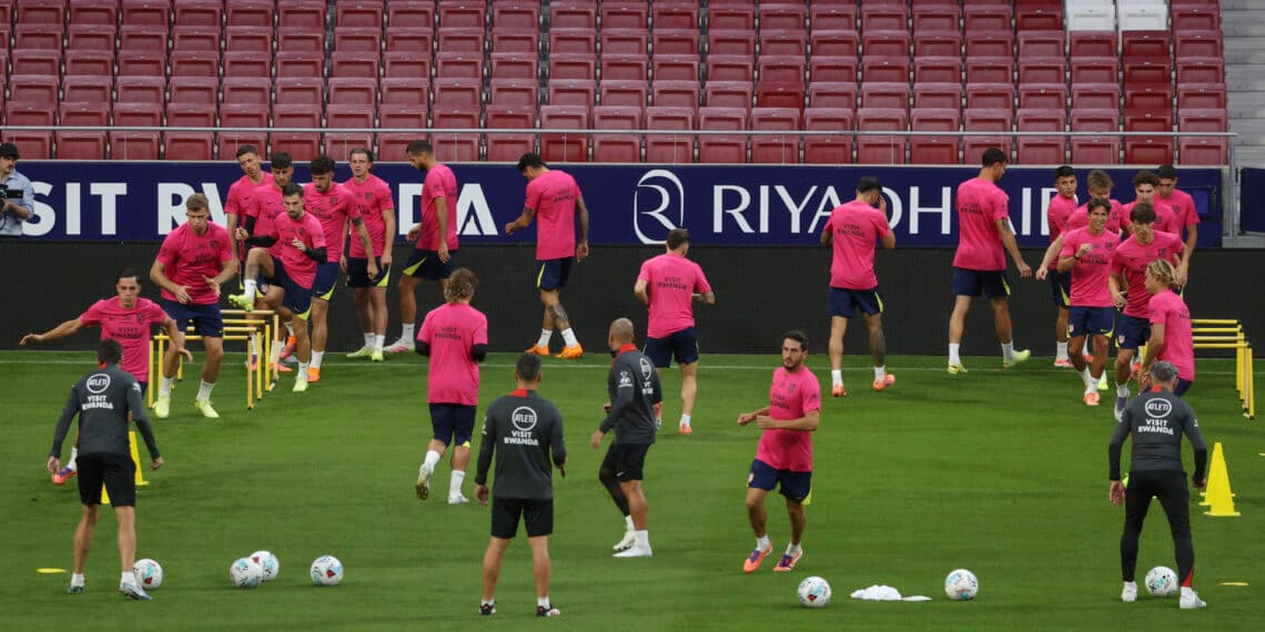 El uruguayo Giménez y el argentino Almada vuelven a la convocatoria