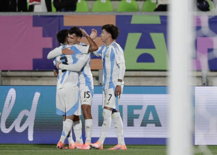 Argentina-Colombia, duelo de alto voltaje a «todo o nada» marcado por ausencias clave