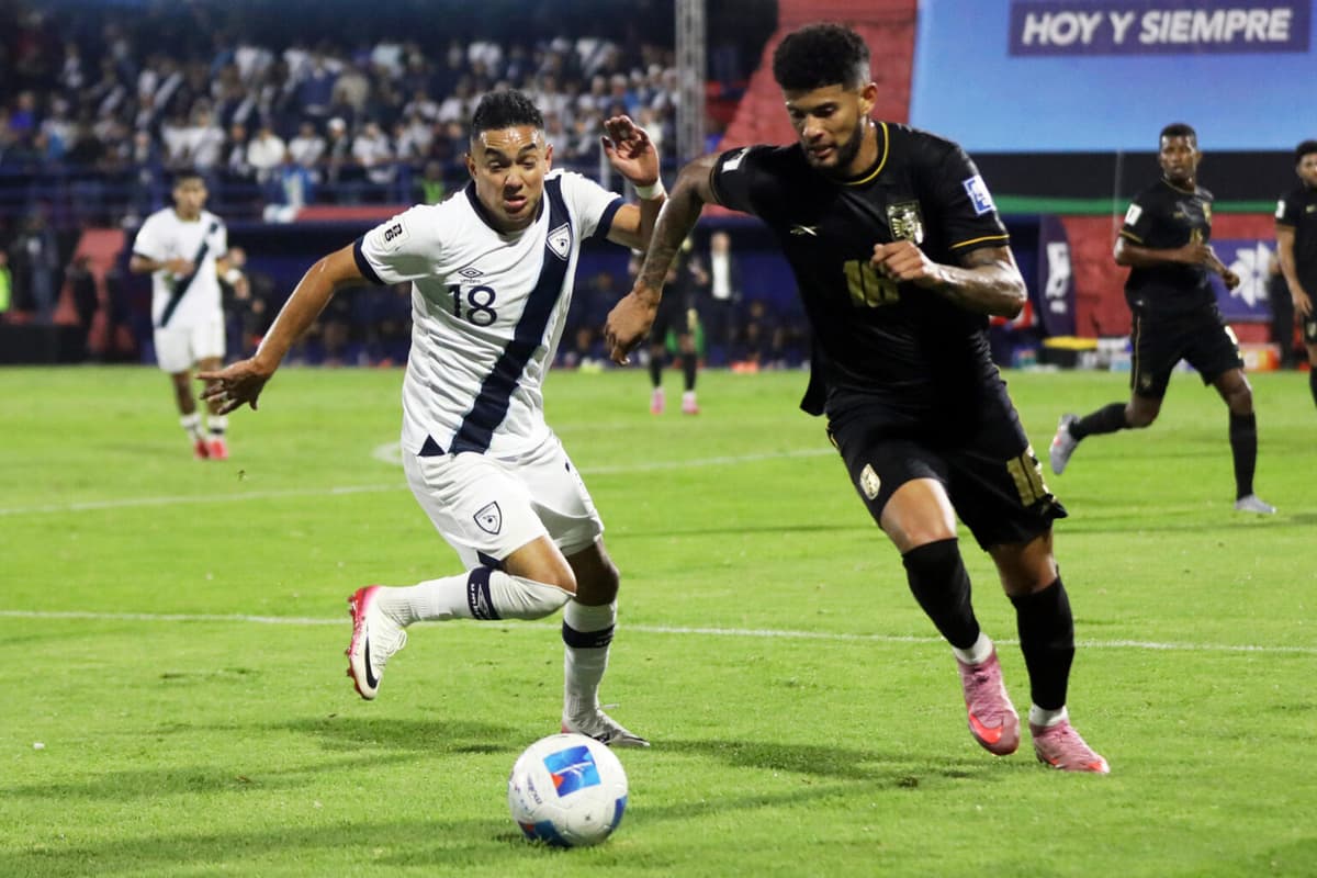 Federación de Guatemala respalda a mexicano Luis Fernando Tena tras caída 7-0 ante Argelia