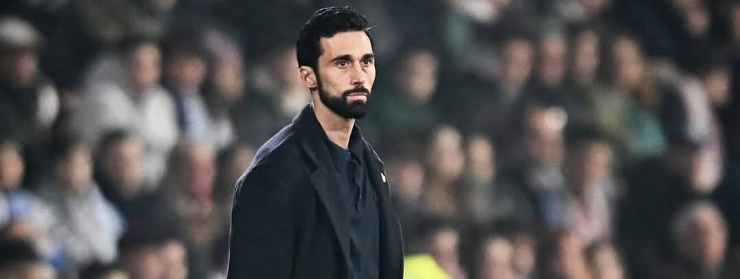 DT español Arbeloa defiende a «Vini» y expresa que dará más títulos al club