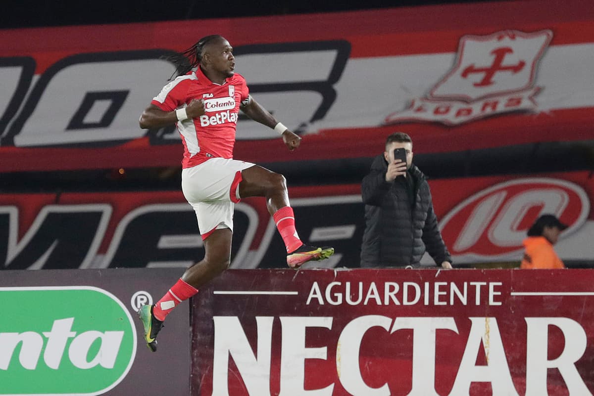 Con gol del argentino Nahuel Bustos Santa Fe se corona campeón de la Superliga colombiana