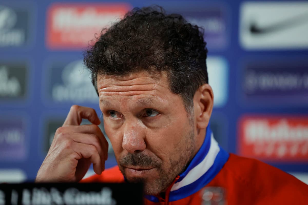 El argentino Simeone y un medio campo por recomponer contra el Barcelona