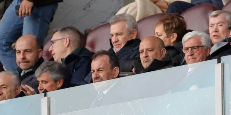 Mexicano Javier Aguirre, pendiente de Fidalgo en el palco del Coliseum