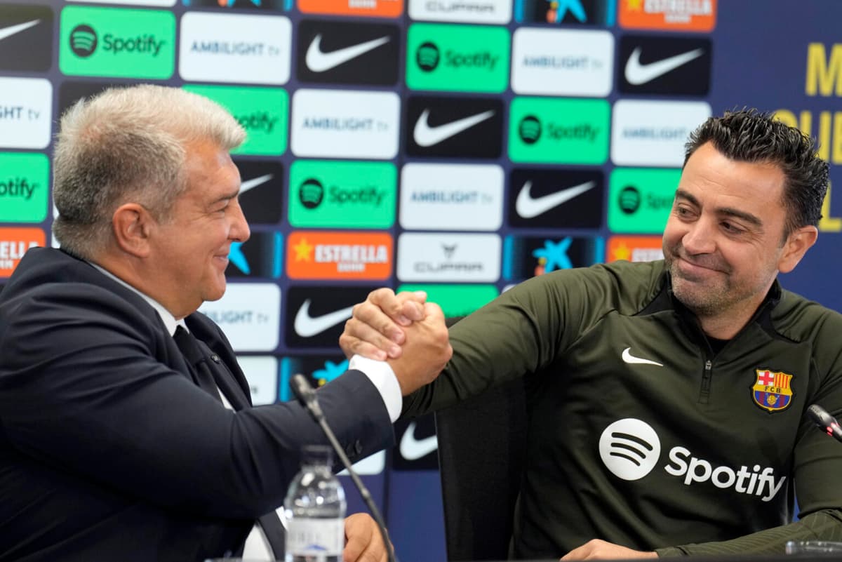 Español Xavi Hernández: «Laporta me fichó pero me acabó fallando por completo»
