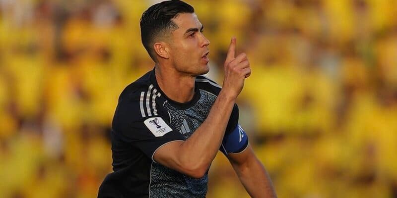 ¡GIRO! EL PORTUGUÉS RONALDO PIDE PERDÓN Y CUESTIONA A JESUS