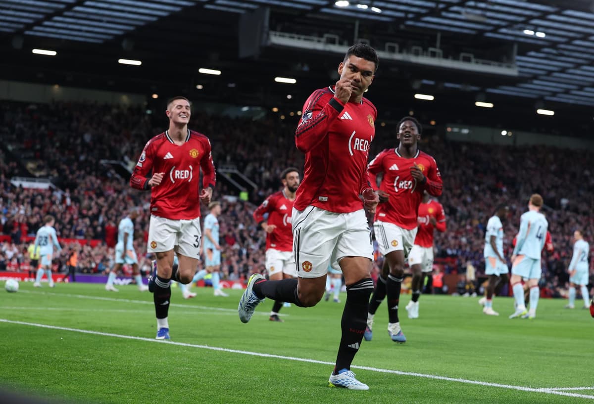 El brasileño Casemiro abre el triunfó del Manchester United