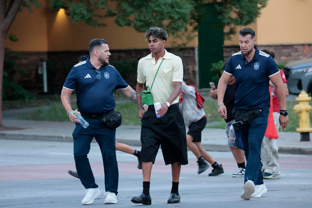 RELAX MUNDIALISTA: los españoles Yamal, Simón y Raya desconectan en Chattanooga