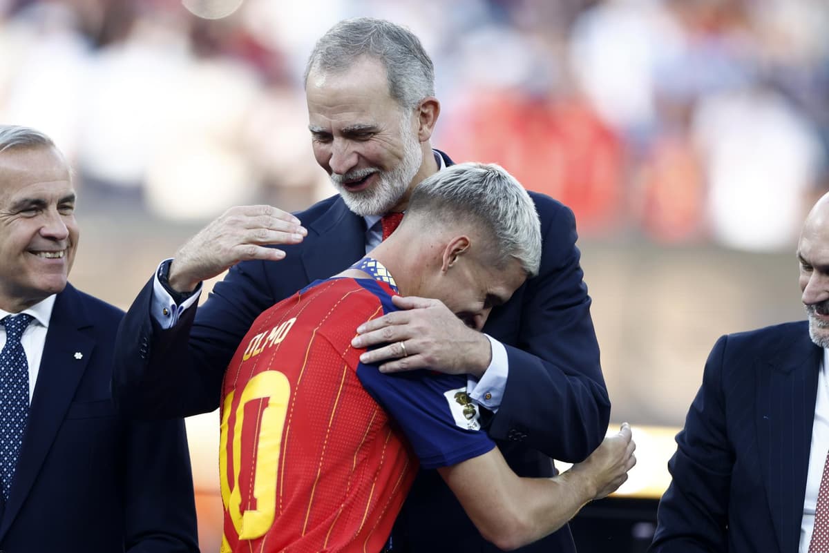 CAMPEÓN CON MENSAJE: el español Olmo celebra el Mundial y responde al gesto de Argentina