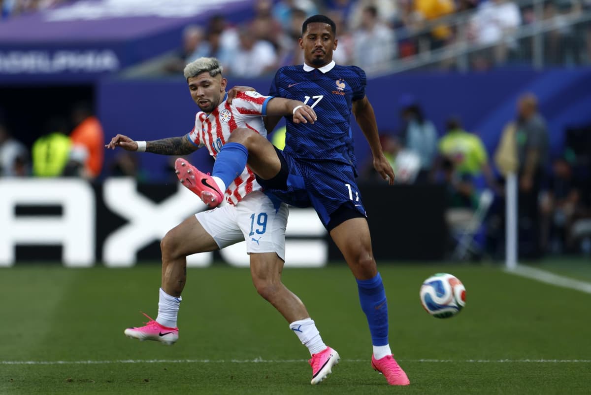 AL ROJO VIVO: el francés Saliba pide amarillas y calienta el pase ante Paraguay