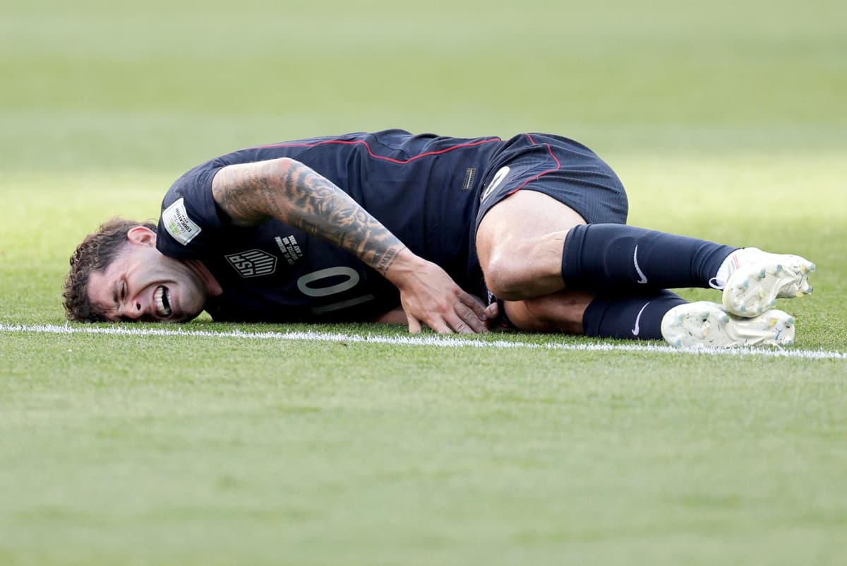 ¡DURO GOLPE PARA EE. UU.! El estadounidense Pulisic sufre una microfractura tras la eliminación mundialista ante Bélgica