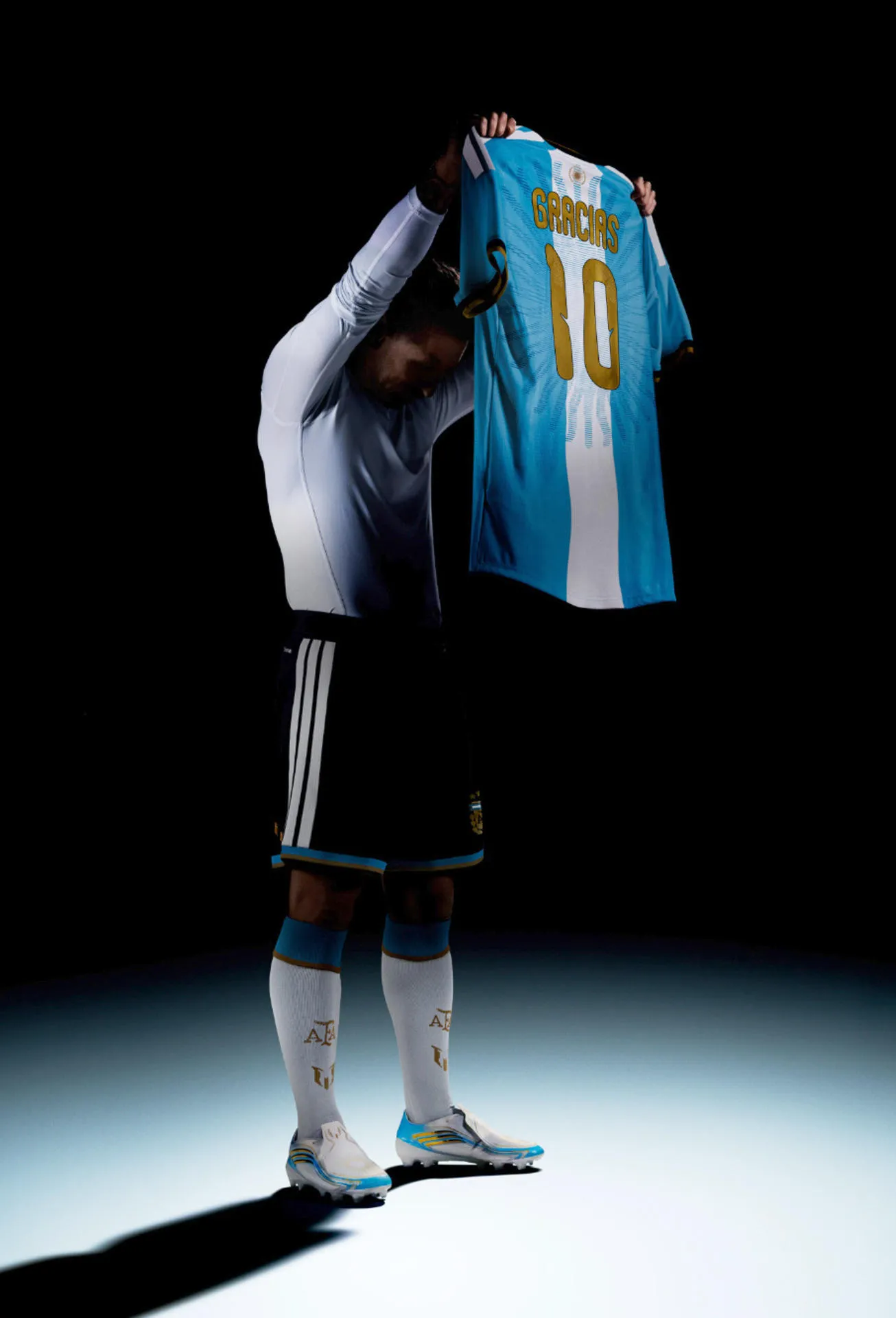 Fotografía tomada de la cuenta oficial de Instagram @leomessi que muestra al jugador Lionel Messi, quien agradeció una vez más al público argentino tras su…