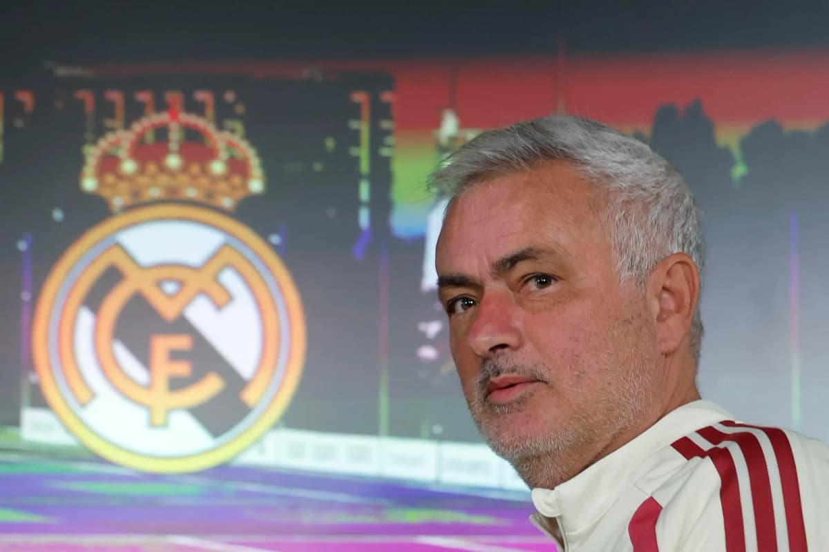 El técnico del Real Madrid, José Mourinho, durante la rueda de prensa que ha ofrecido este viernes en Valdebebas antes del entrenamiento del equipo para…