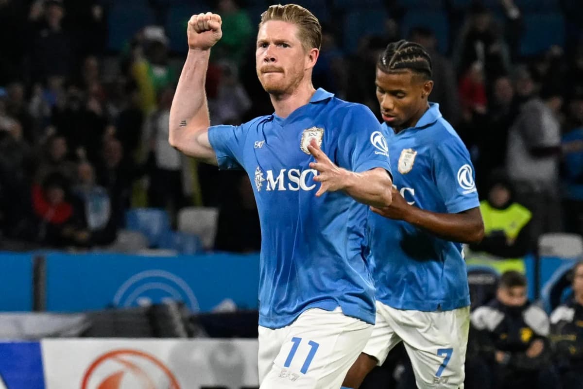 El jugador del Nápoles Kevin De Bruyne celebra el 1-0 durante elk partido de la Serie A que han jugado SSC Napoli y Frosinone Calcio, en Nápoles,Italia.