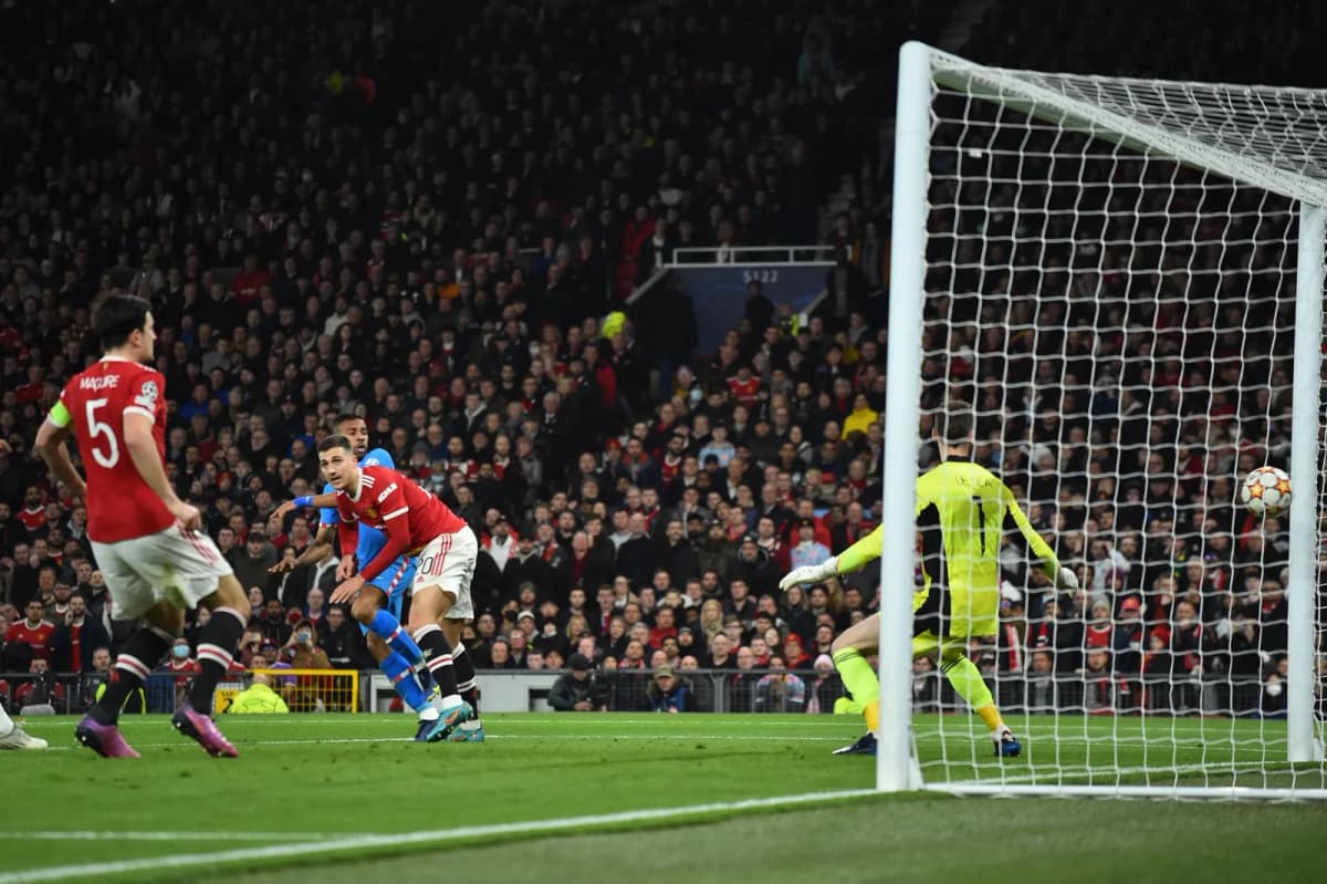 Lodi marca el 0-1 ante el Manchester United, el 15 de marzo de 2022.
