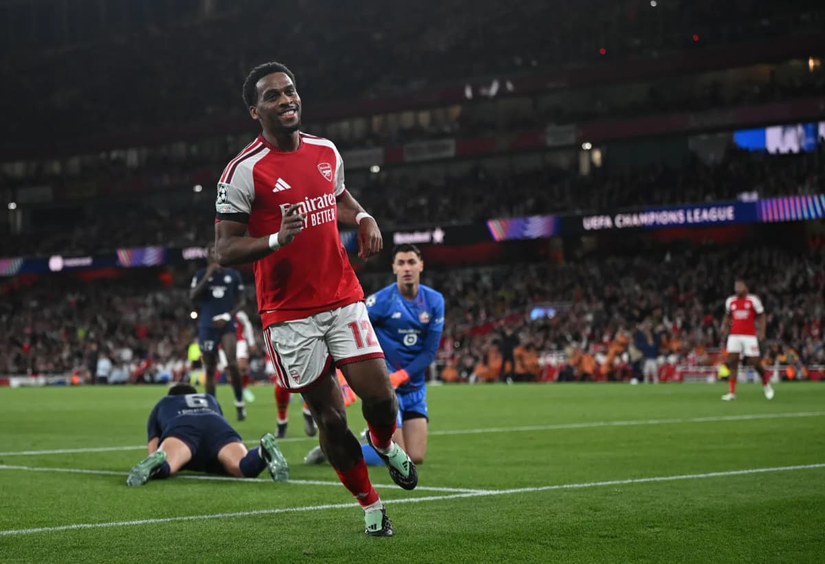Jurriën Timber celebra su gol con el Arsenal durante el partido de la Liga de Campeones ante el Lille en Londres.