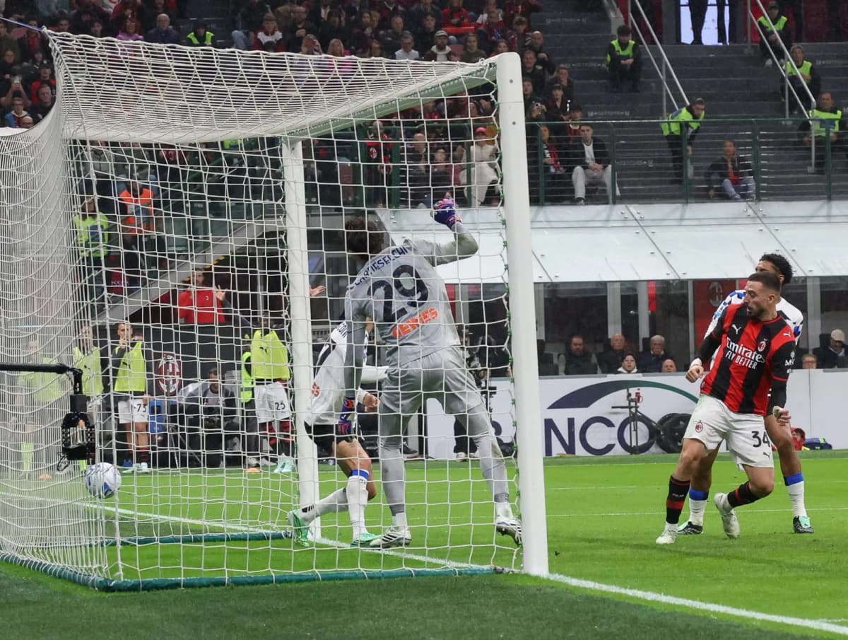 Milan vence al Atalanta por 3-2 en San Siro, en un partido de la Serie A que terminó con presión visitante.