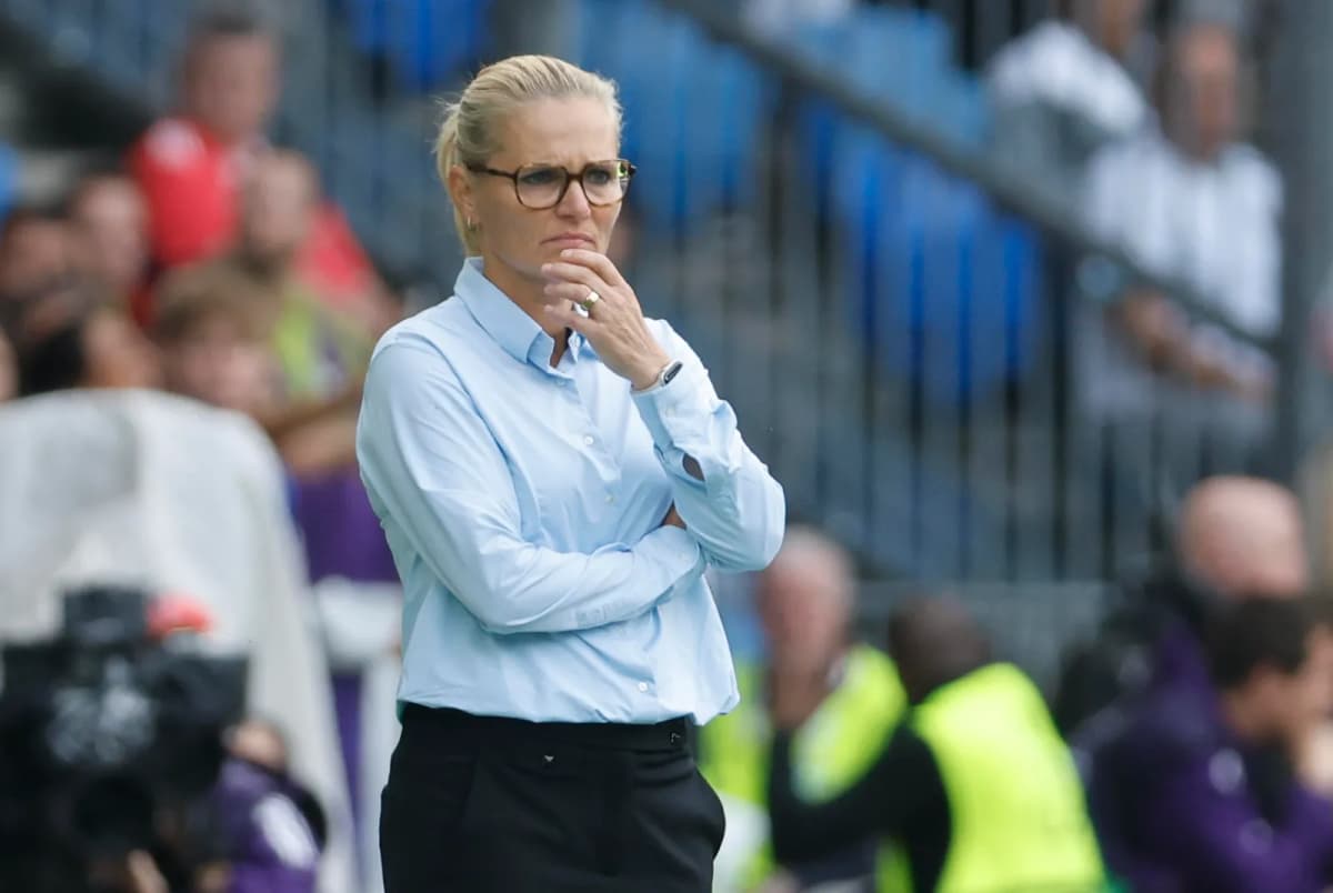 Sarina Wiegman, seleccionadora de Inglaterra, durante una actividad con el equipo femenino nacional.