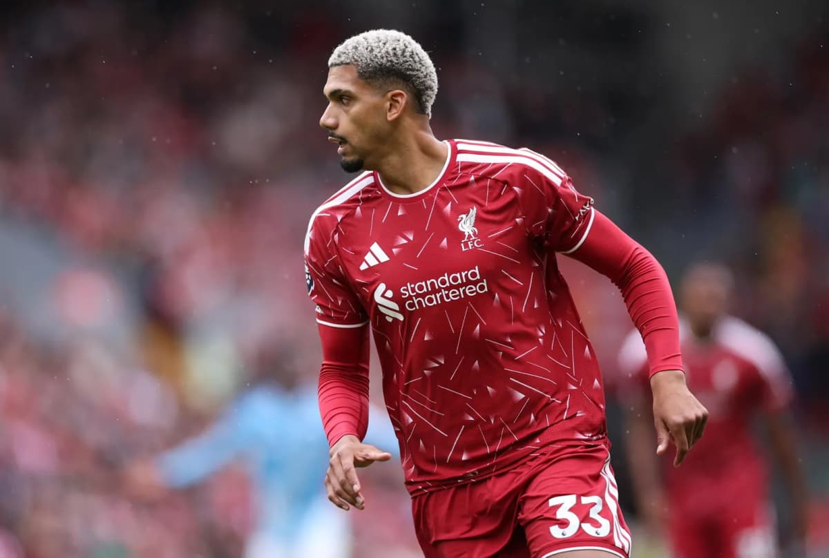 Ronald Araújo, defensa del Liverpool