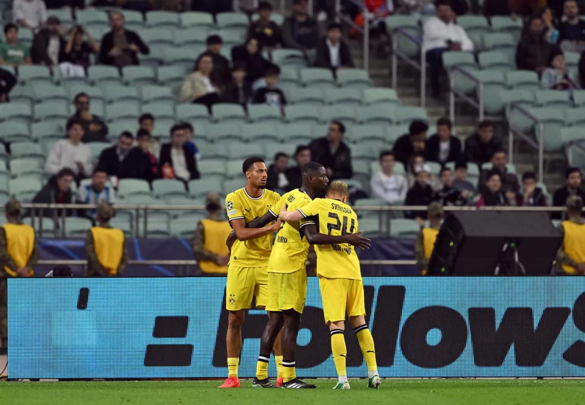 Los jugadores del Borussia Dortmund celebra un gol durante el partido de la fase liga de la UEFA Champions League que han jugado Sabah FK y Borussia Dortmund,…