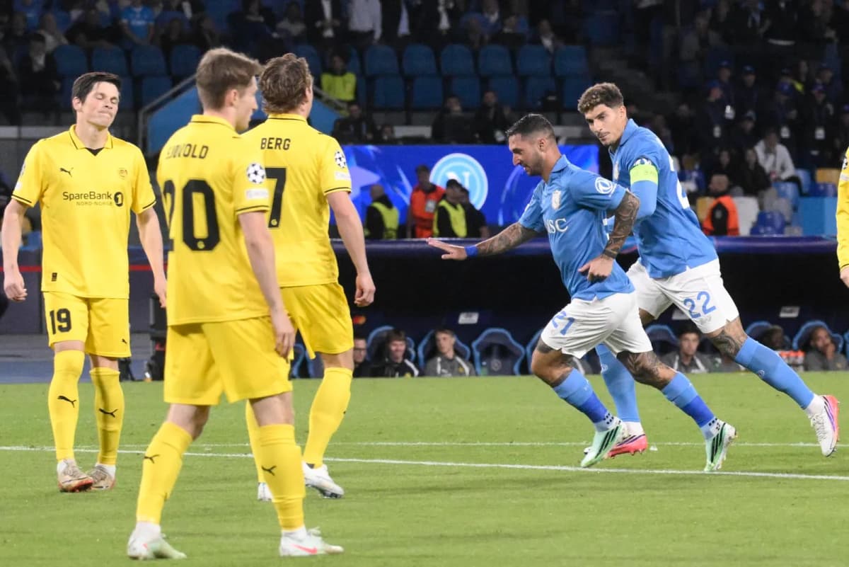 Nápoles vence al Bodø/Glimt: el italiano Matteo Politano celebra un gol durante el partido de la Champions League.