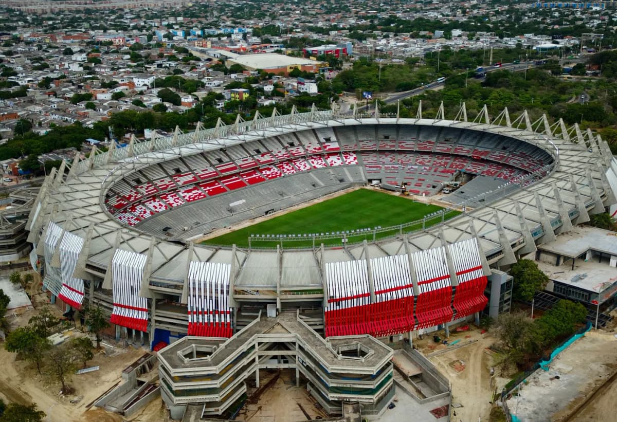 Vista aérea del estadio Metropolitano Roberto Meléndez de Barranquilla durante las obras de remodelación previas a la final de la Copa Sudamericana.